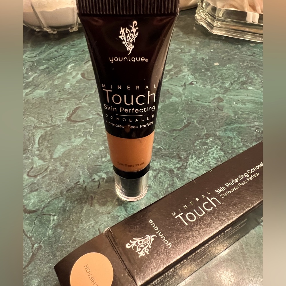 Younique concealer